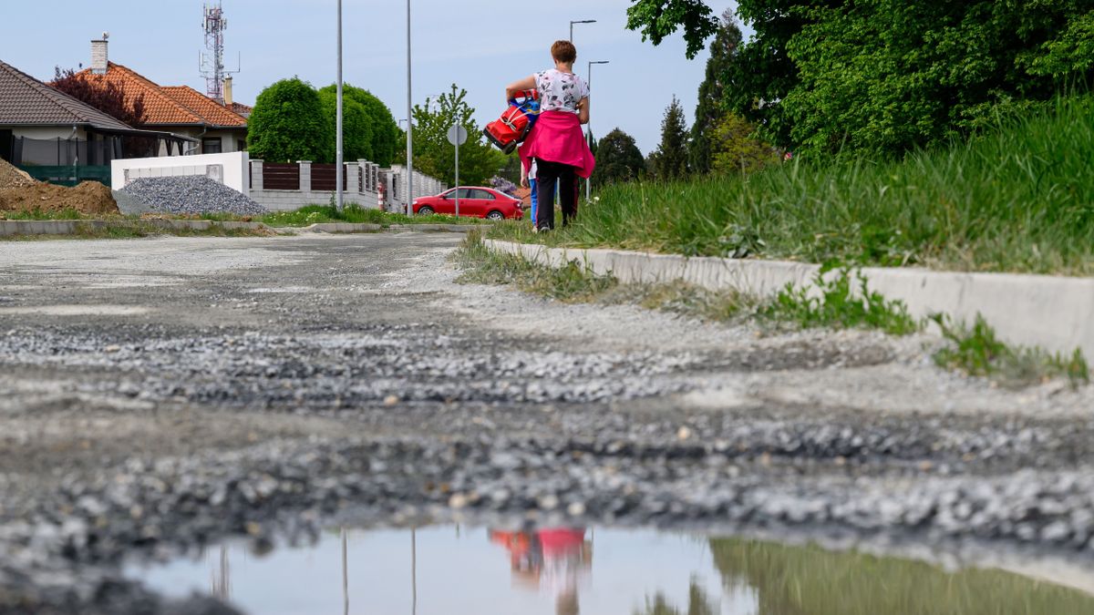 Sopron sem ússza meg: magánterületen megjelent az azbeszttel szennyezett zuzalék