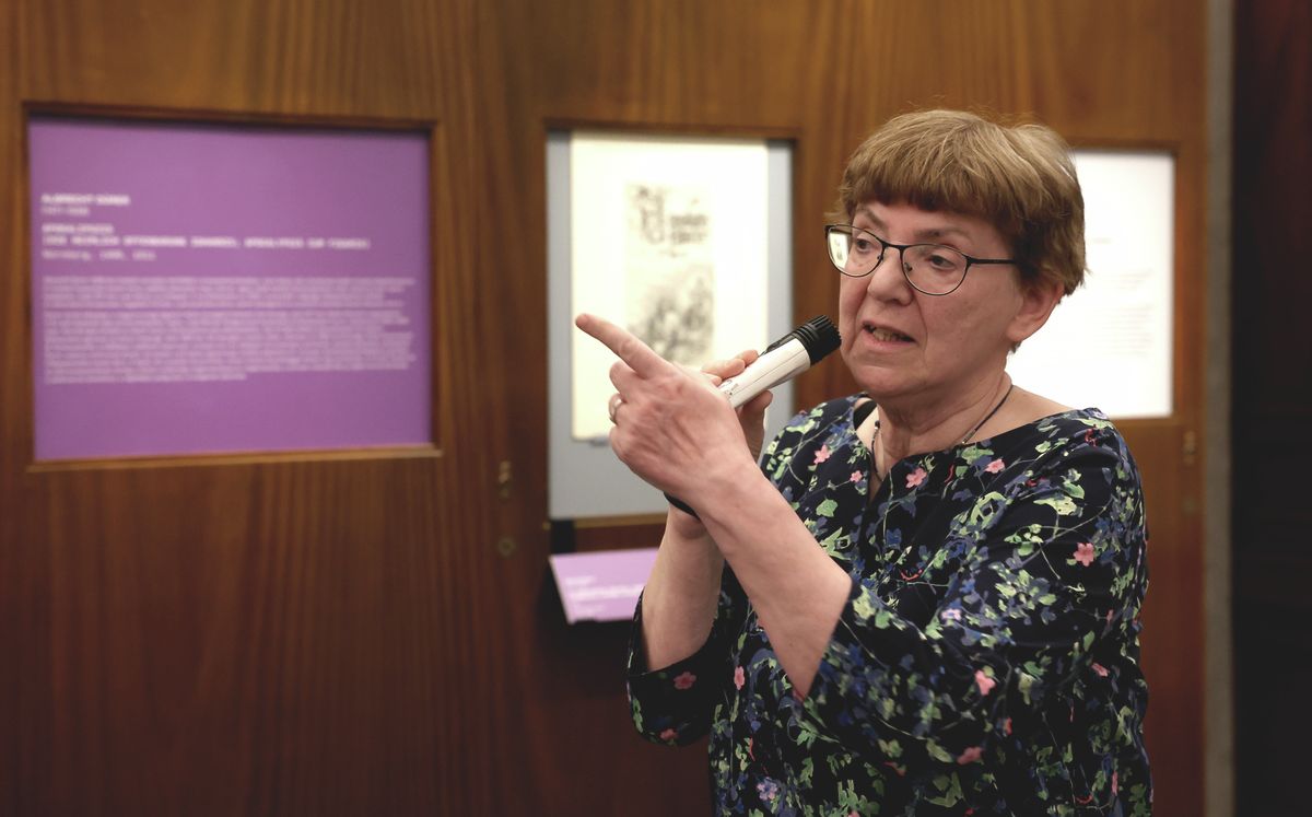 20260521 Budapest
Apokalipszis – Bibliai jövendölések Dürertől Kondor Béláig című kiállítás.
fotó: Mirkó István (MI)
MW
képen: Bodnár Szilvia, a Szépművészeti Múzeum Grafikai Gyűjteményének művészettörténésze, a tárlat kurátora