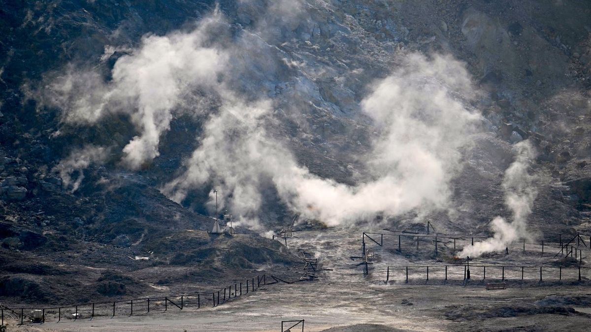 A general view shows smoke from the "solfatara" at the Campi Flegrei (Phlegraean Fields) a volcanic region close to Naples, on October 4, 2023 in Pozzuoli. Growing tremors, including a 4.2 magnitude quake last week -- the biggest in 40 years -- have spooked the half-a-million inhabitants living in this danger zone. (Photo by Alberto PIZZOLI / AFP) (Photo by ALBERTO PIZZOLI/AFP via Getty Images)