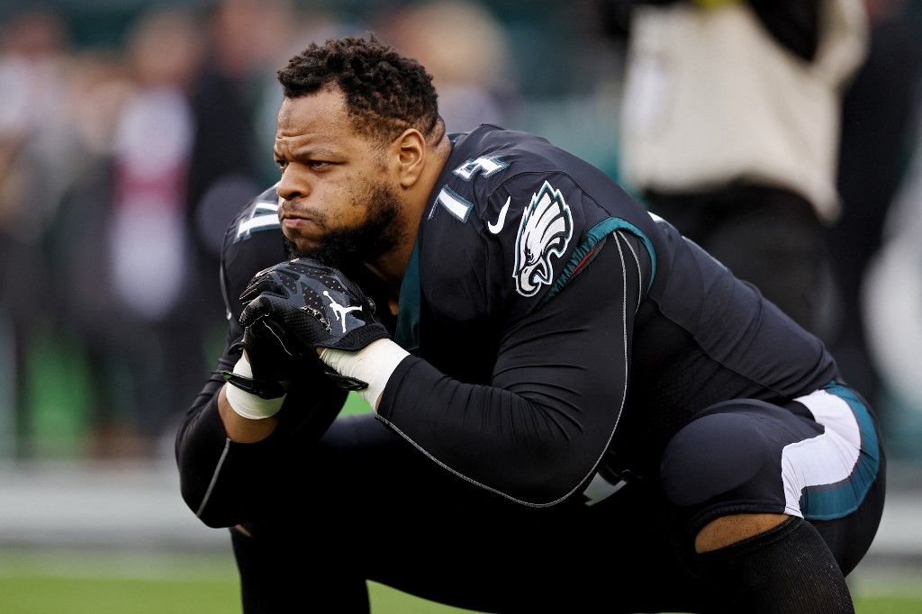 Az NFL-ben játszó Ndamukong Suh saját mezét dedikálta Tomek Zoltánnak 