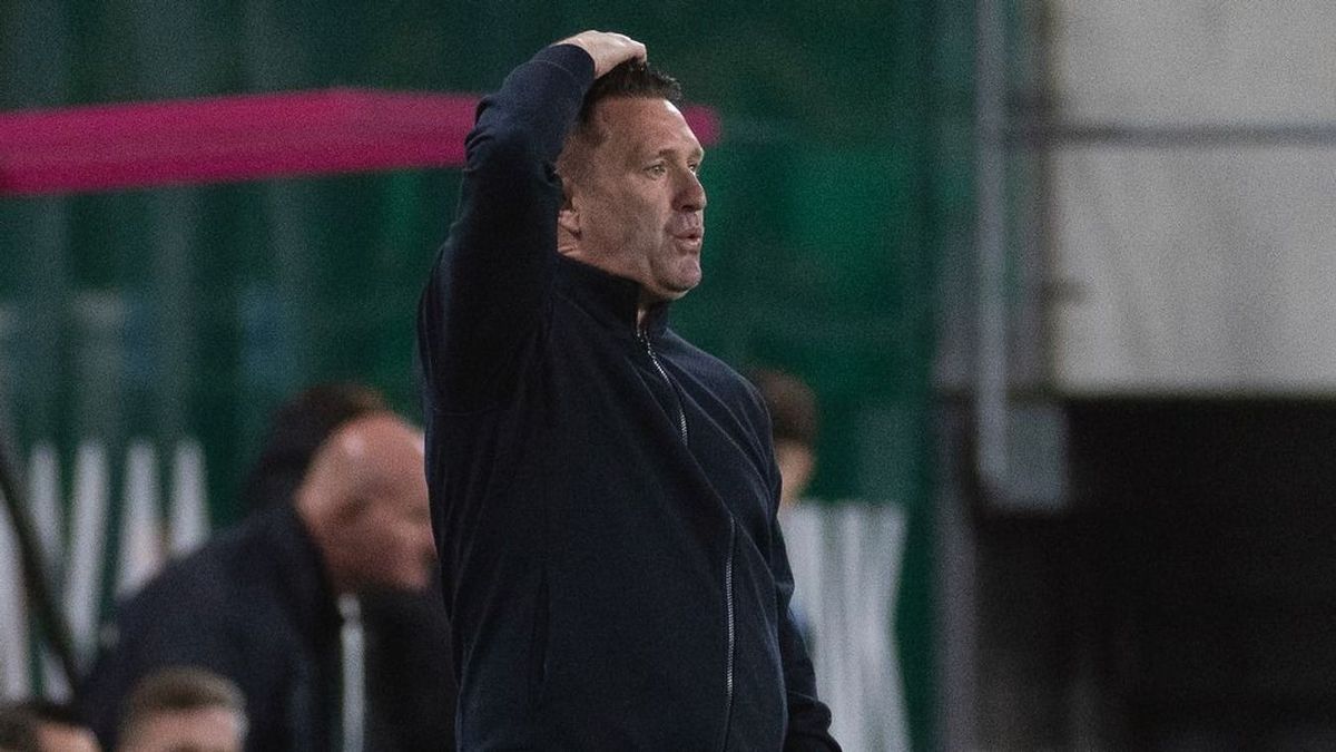 Robbie Keane's future uncertain as Celtic manager Martin O'Neill extends contract