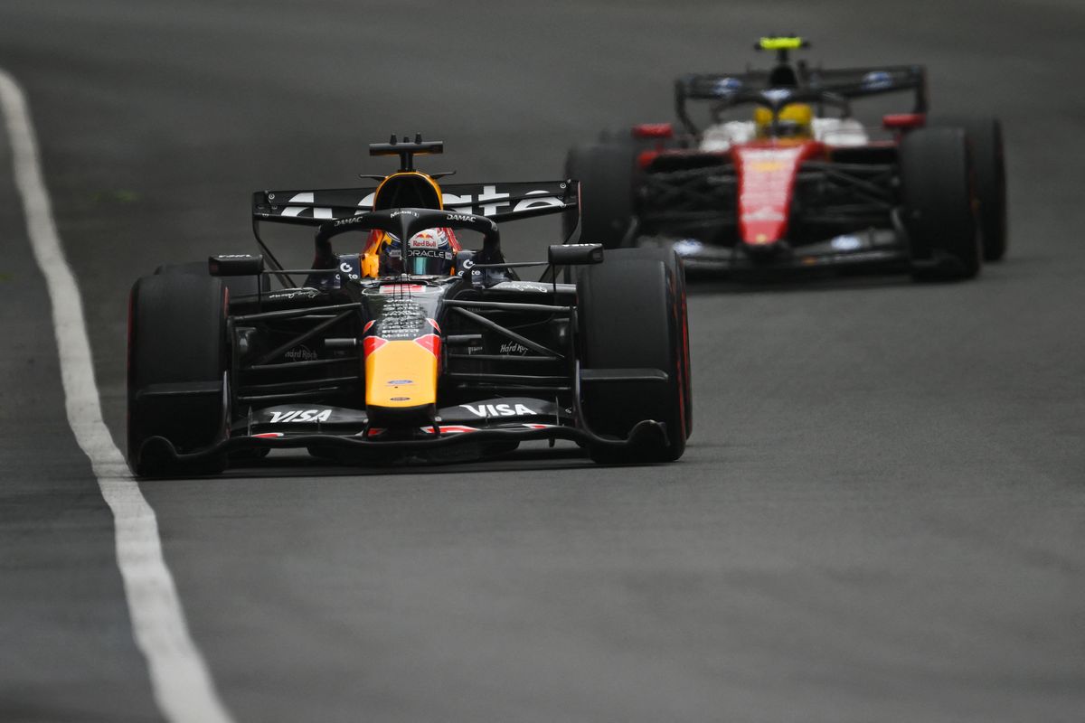 Max Verstappen és Lewis Hamilton csatája a futam utolsó felében a második helyért