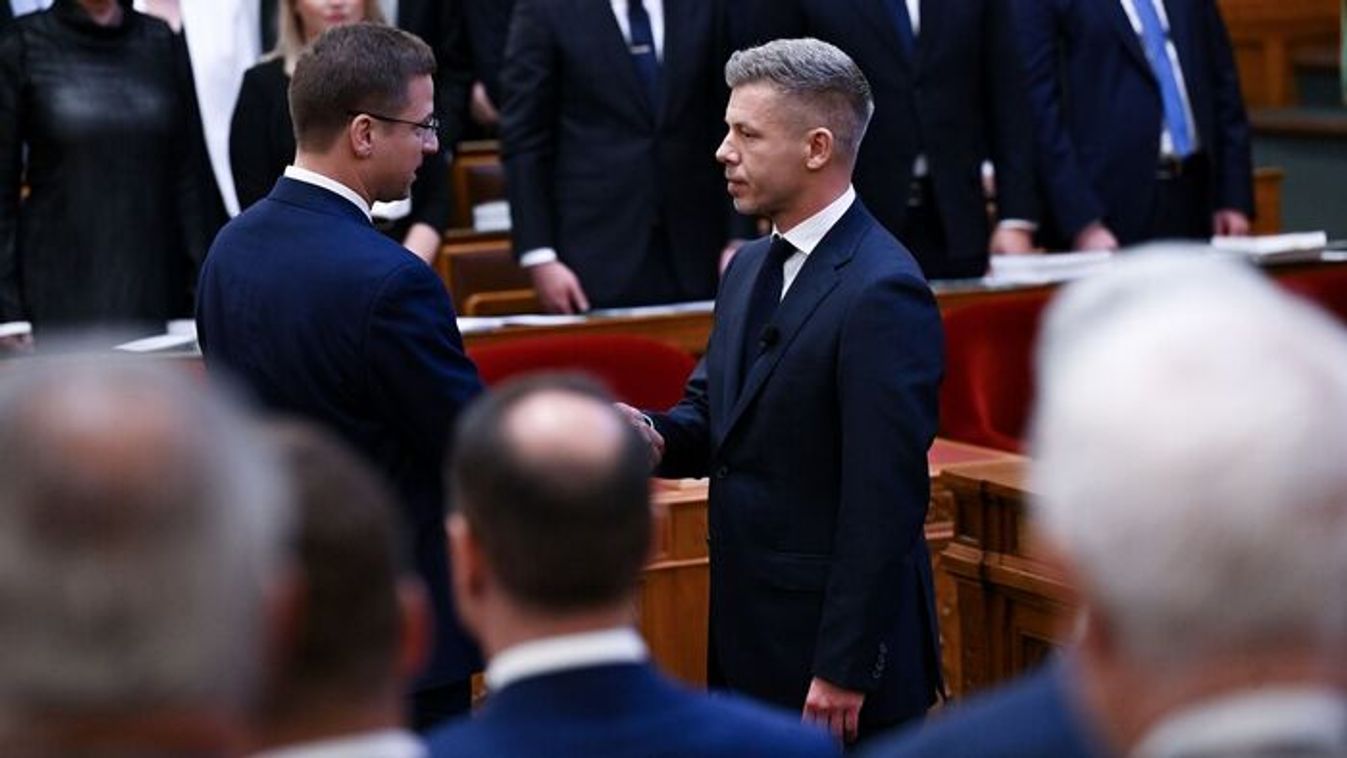 PM Peter Magyar receives congratulations from Gergely Gulyas, Fidesz's parliamentary group leader, after taking his oath at the inaugural session of the new National Assembly (Source: Tibor Illyes/MTI)
