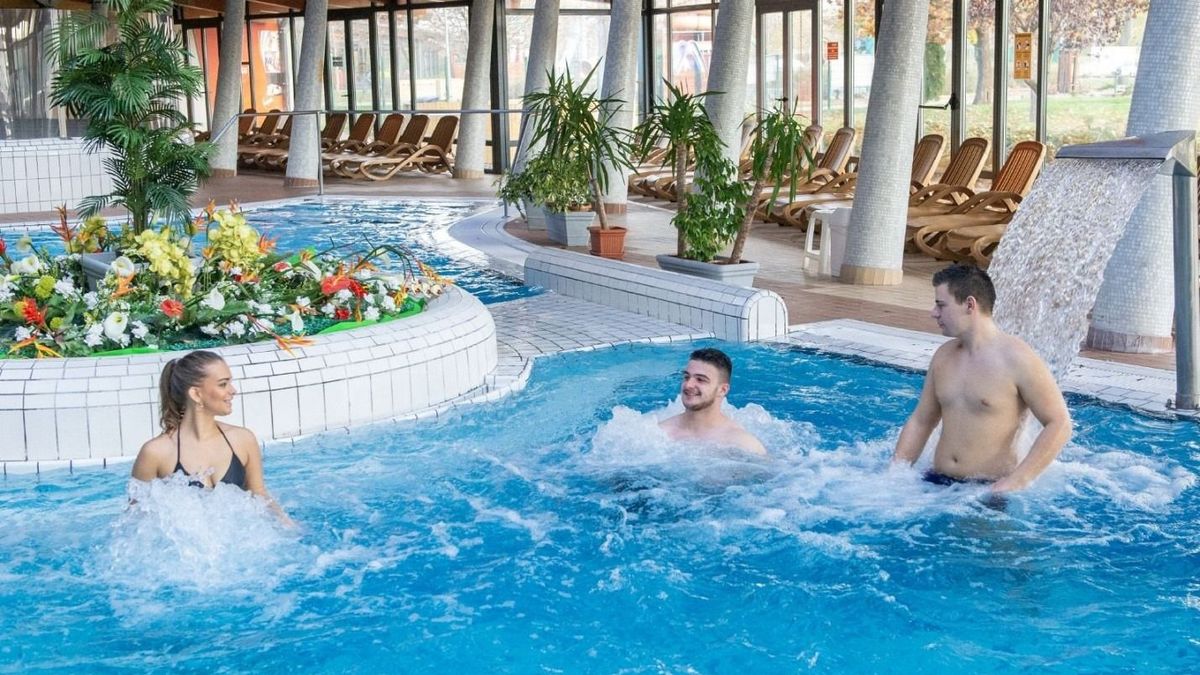 Átrendeződött a pünkösdi toplista, váratlan úti cél került az élre