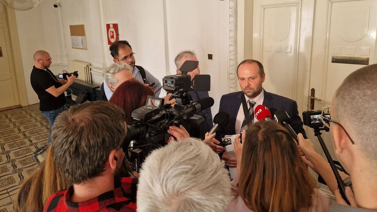 Felmentették első fokon a dunaszerdahelyi hét magyar értelmiségit