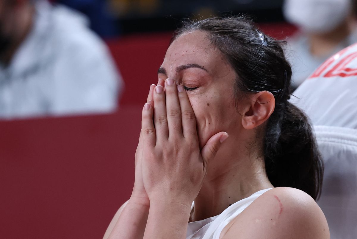 Serbia's Jelena Brooks reacts after losing the women's bronze medal basketball match between Serbia and France during the Tokyo 2020 Olympic Games at the Saitama Super Arena in Saitama on August 7, 2021. (Photo by Thomas COEX / AFP)