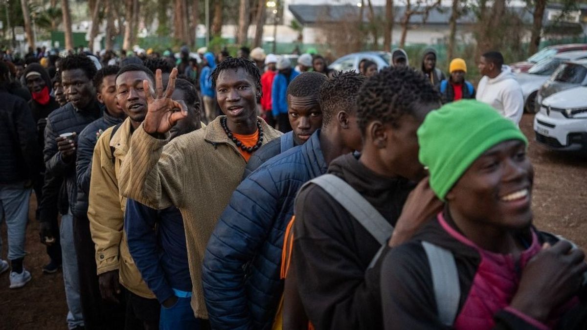 Tízezres migránstábort kell építeni Magyarország déli részén, ha elfogadják a migrációs paktumot