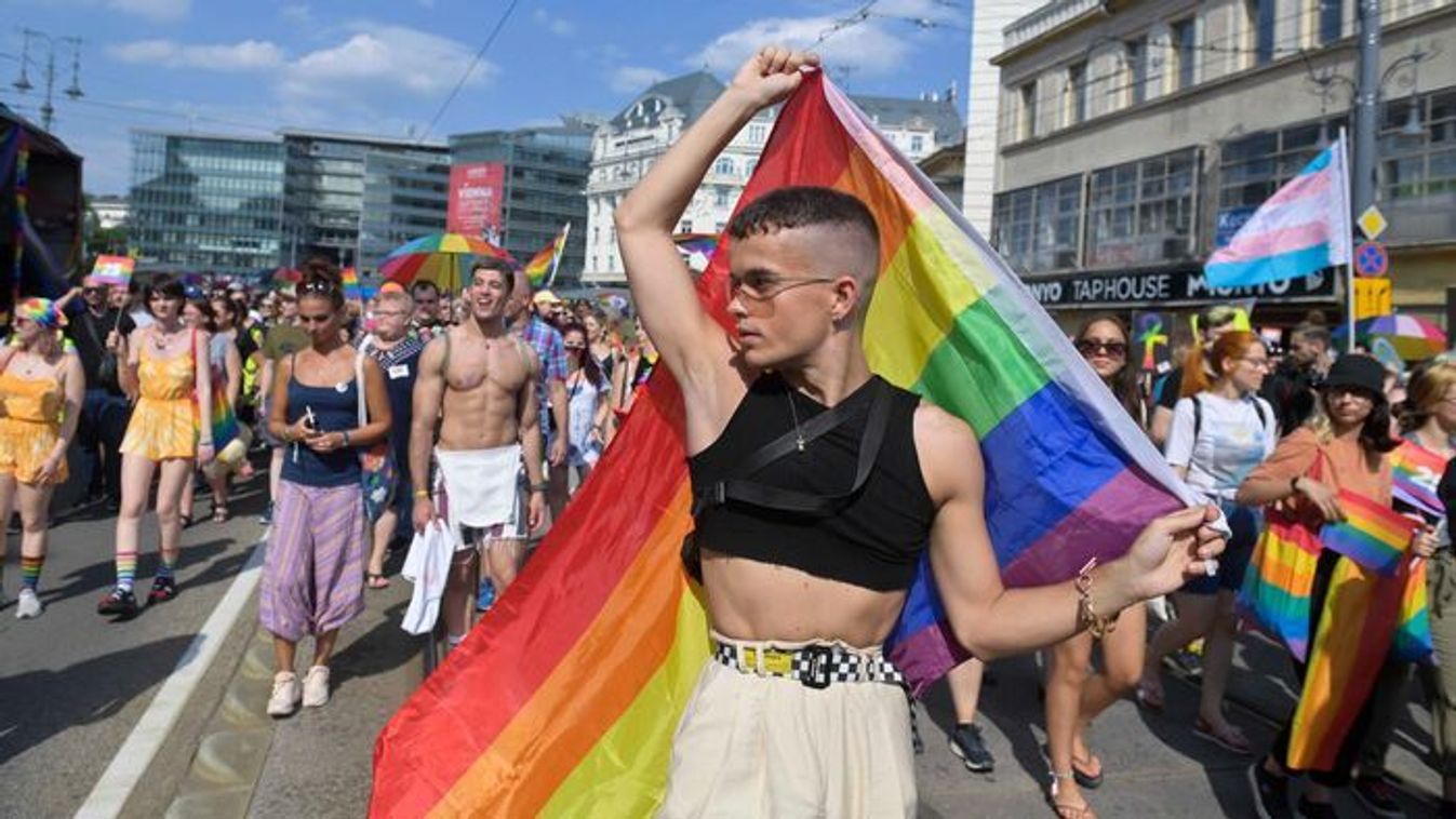 Budapest Pride (Photo: Szilard Koszticsak/MTI)