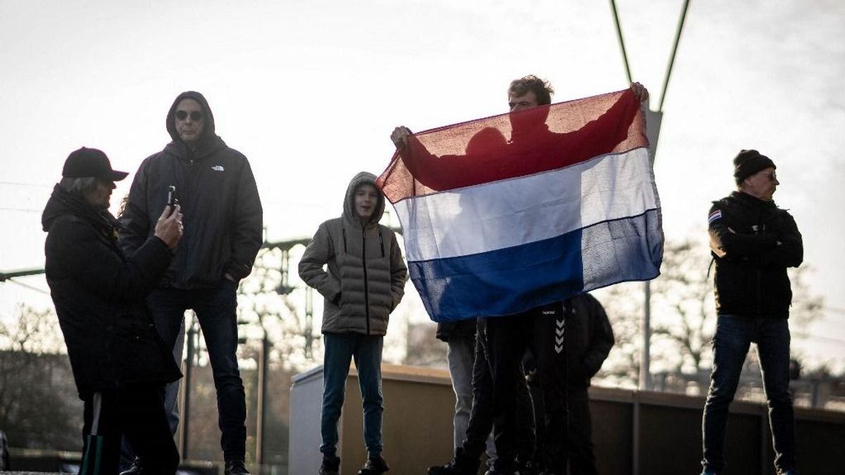 Erőszakba fordultak a migrációellenes tüntetések Hollandiában