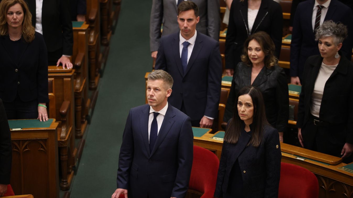 Magyar Péter miniszterelnök
Orbán Anita külügyminiszter
Parlament
Országgyűlés plenáris ülése 
A Tisza-kormány minisztereinek eskütétele