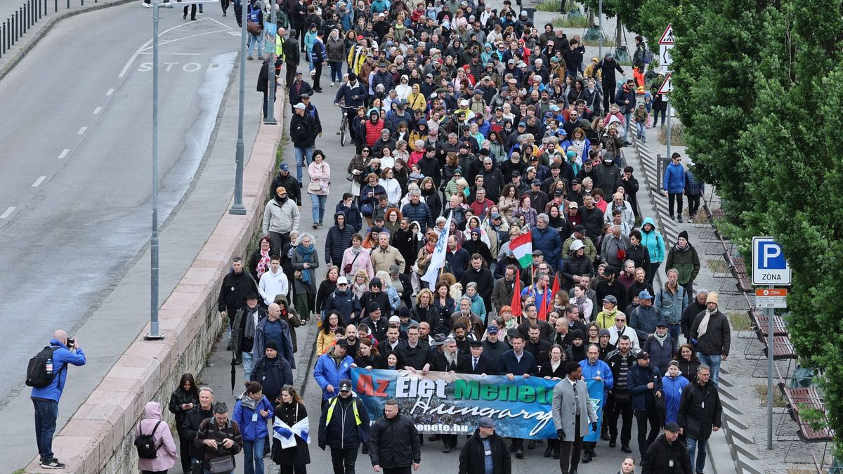 A közöny és a gyűlölet elleni küzdelem fontosságát hangsúlyozták az Élet menete szónokai