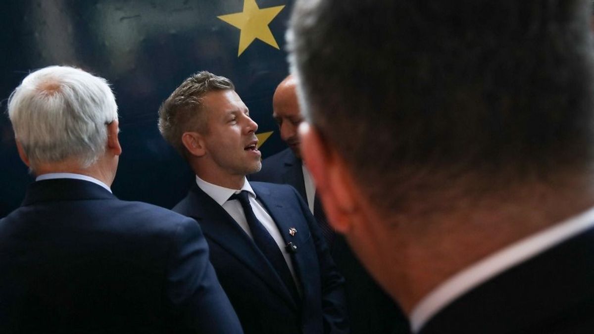 A külügyminiszter német kollégájával tárgyalt, tömegek tüntettek Tusk ellen és Magyar Péter hiába mehet Brüsszelbe