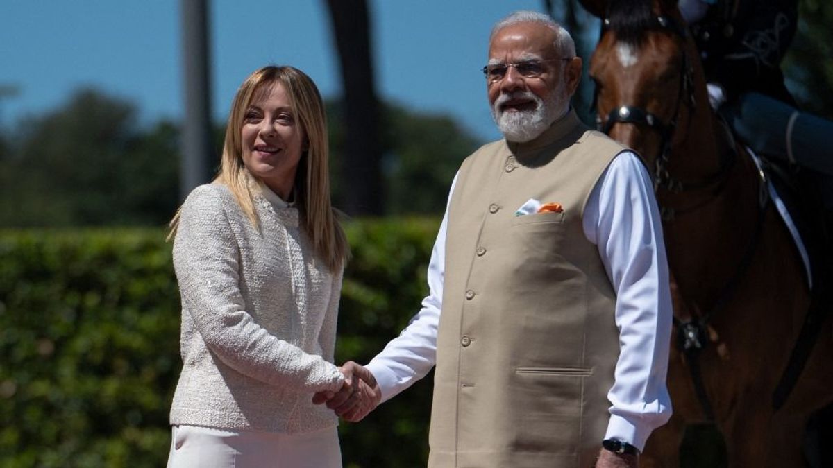 Édes diplomácia: Modi egy csomag karamellával ajándékozta meg az olasz kormányfőt + videó
