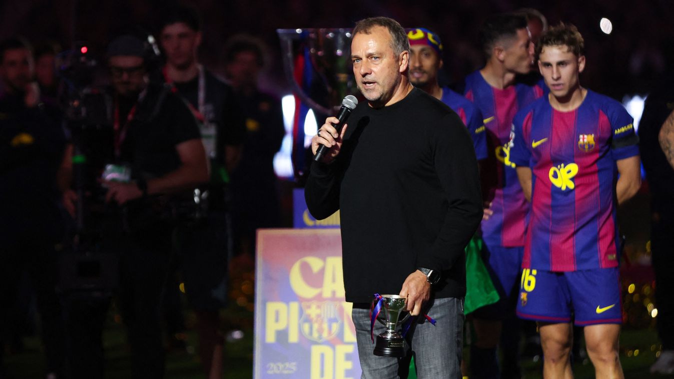 Hansi Flick, a Barcelona edzője a Real Madrid legyőzése után mondott beszédet a Camp Nou gyepén