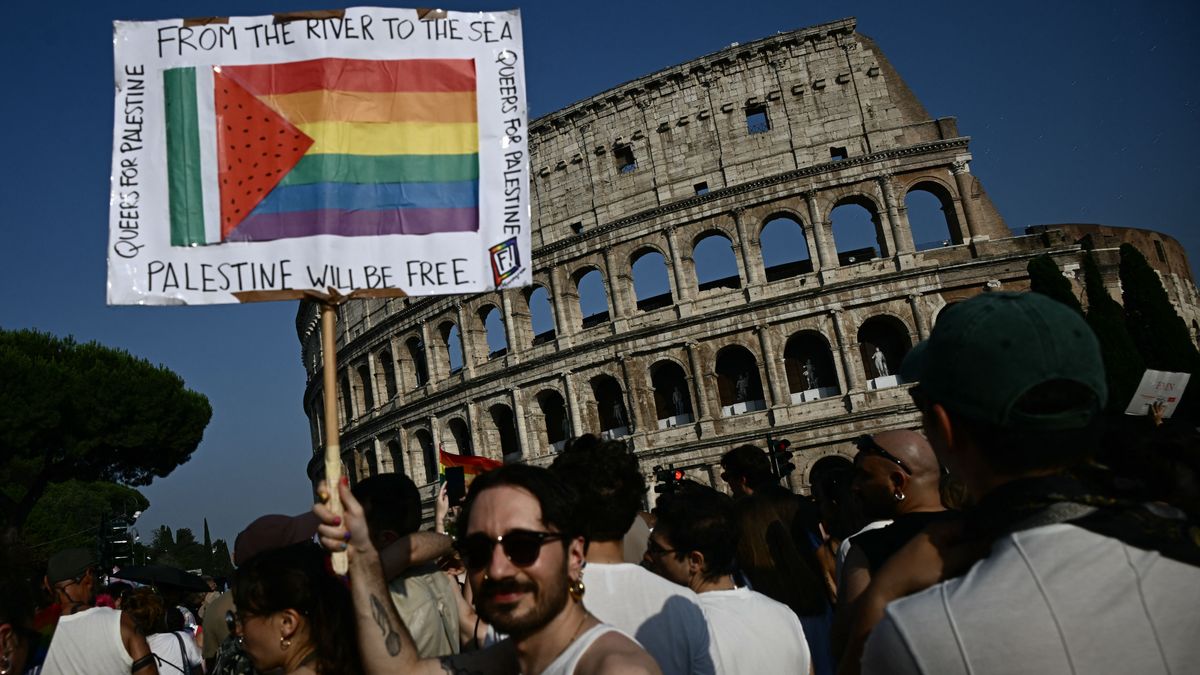 Fellángolt az antiszemitizmus a római Pride-on