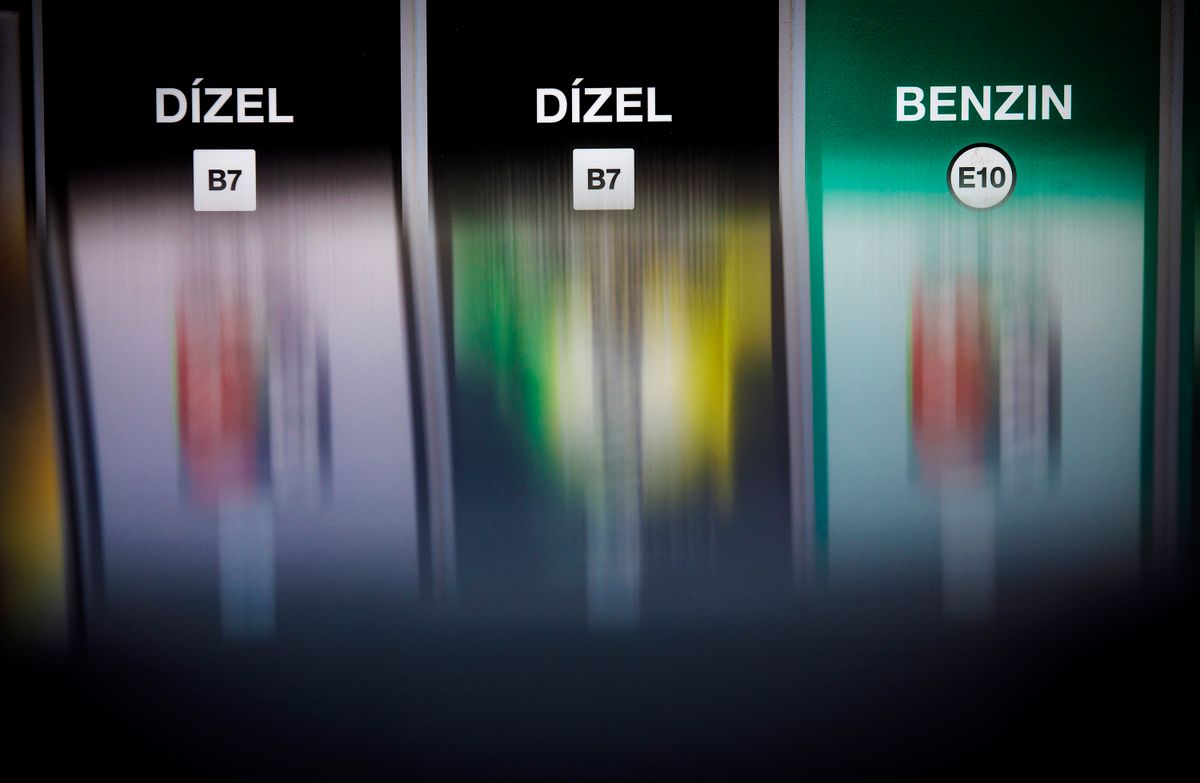 20260310 Budapest
Benzinárstop.A  kormány védett árat vezetett be a benzinkutakon.
A benzin ára 595 forint, míg a gázolaj ára 615 forint lesz.
foto: Vémi Zoltán VZ
MW