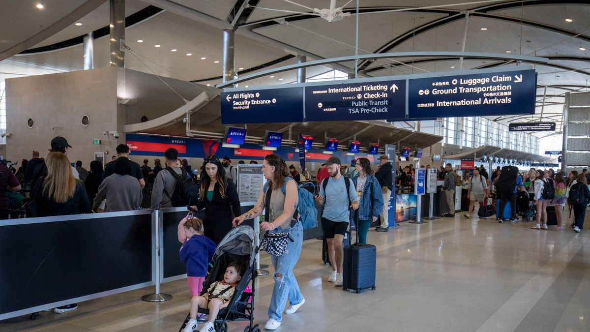 Ebola arrives in Europe by plane – should we fear an epidemic?