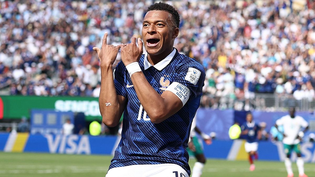 Mbappé kíméletlen válasza, Messi a portugál helyett a brazil Ronaldót méltatta