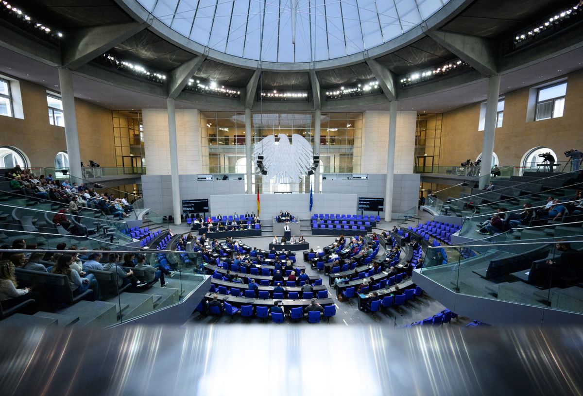 A német parlament tehetetlen a migráció okozta nehézségekkel szemben (Fotó: BERND VON JUTRCZENKA / DPA)