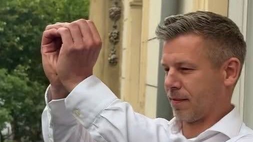 Magyar Péter is beszállt az tiszás államtitkár botrányos nyarlalása köröli kommentharcba, ám csak magát hazudtolta meg. Fotó:  Facebook