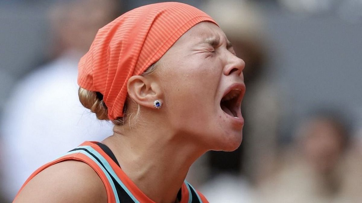 Sabalenka stunned at French Open by young Russian Shnaider