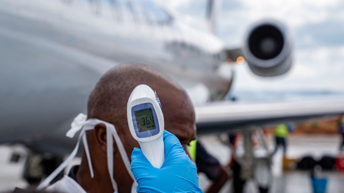 US Hospitals Prepare for Ebola Patients Amidst Infrastructure Concerns