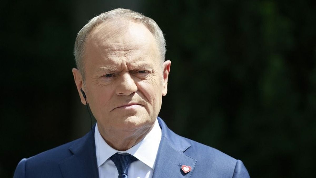 Lejtmenetben Tusk, a lengyelek több mint fele nem bízik Magyar Péter szövetségesében