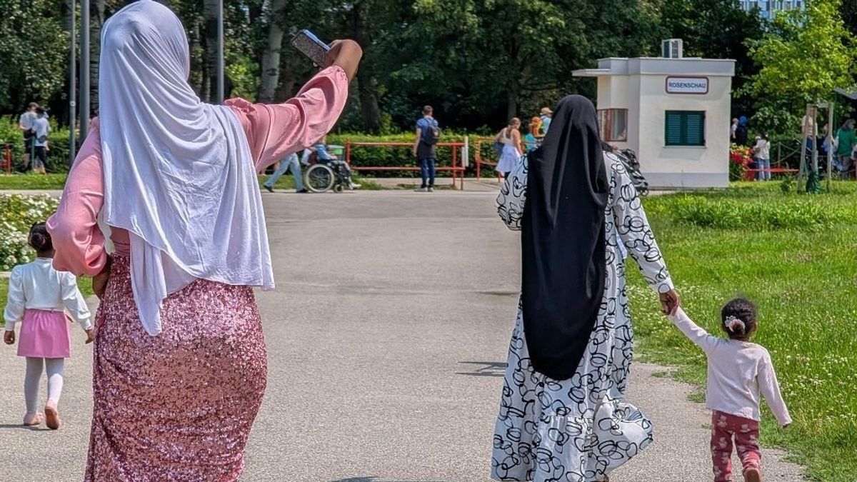 Az osztrák miniszter szerint elfogadhatatlan a kislányokra nehezedő vallási kényszer