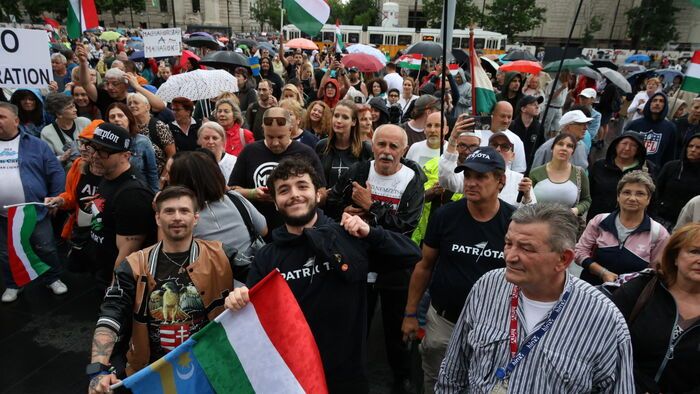 Tüntetés a migrációs paktum ellen