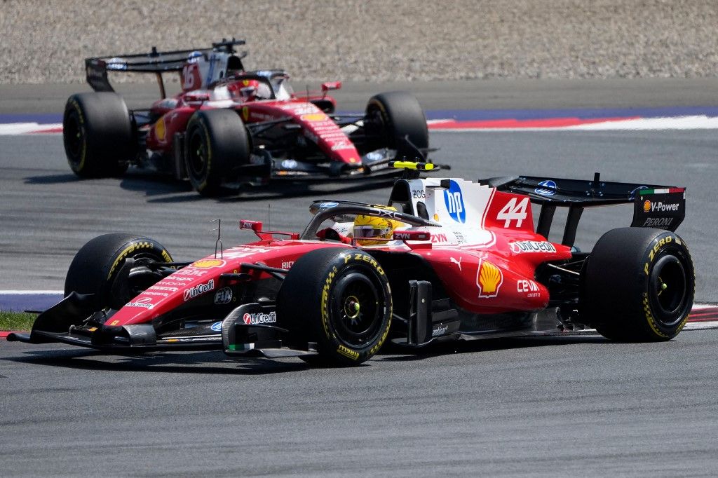 Idén nem ritka, hogy Lewis Hamilton Charles Leclerc előtt halad