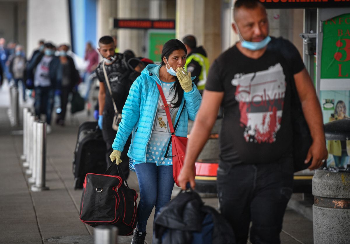 A románok mindennapjait is érinti a kormányválság (Fotó: DANIEL MIHAILESCU / AFP)