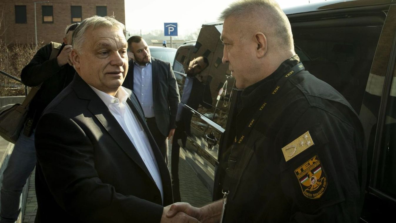 Borítókép: Orbán Viktor és Hajdu János (Forrás: Facebook)


