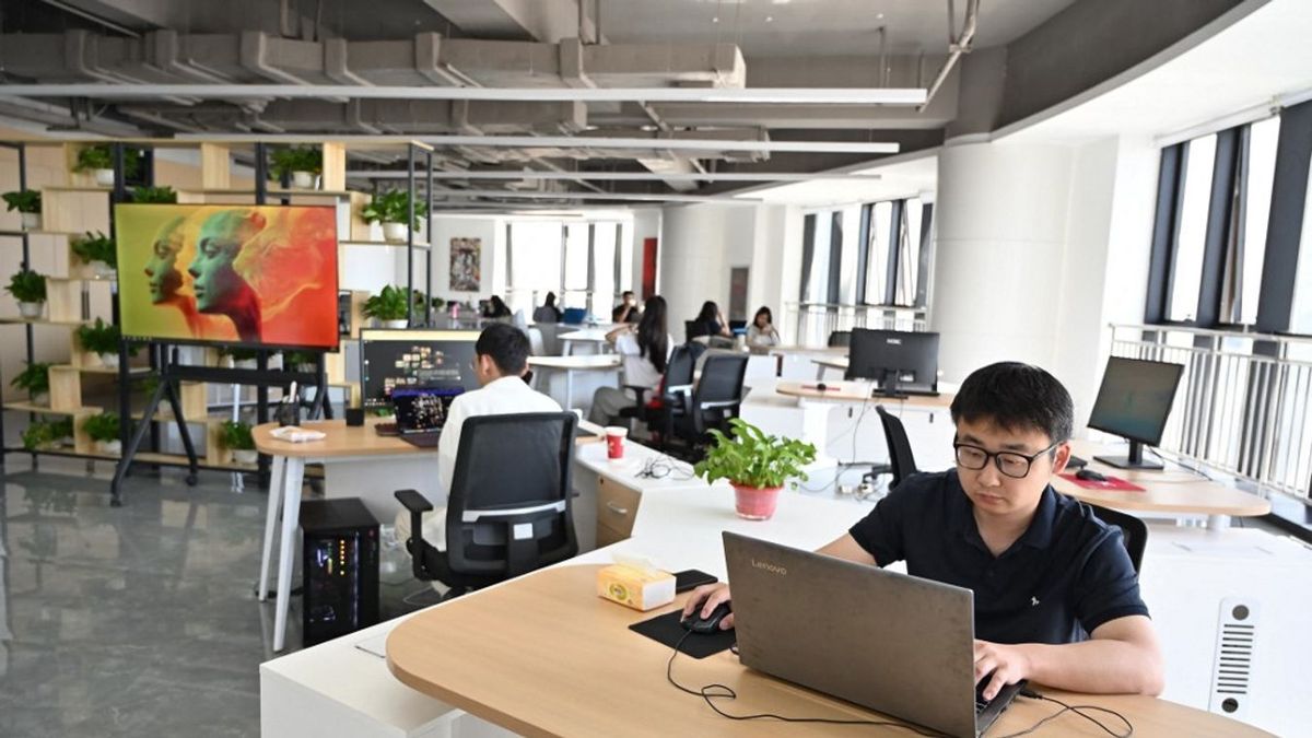 AI Reshapes Media Landscape, Threatening Jobs and Business Models