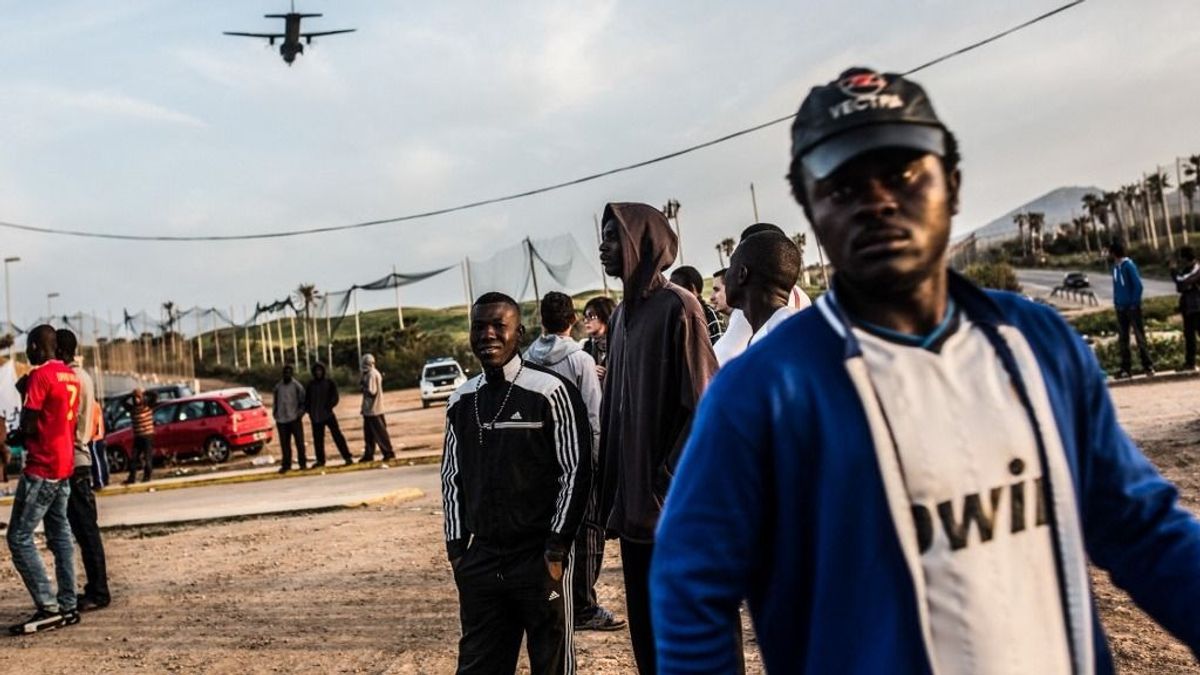 Migránsok tartják rettegésben a helyieket: iskolák és strandok környékén portyázó szexuális ragadozókat tartóztattak le + videók
