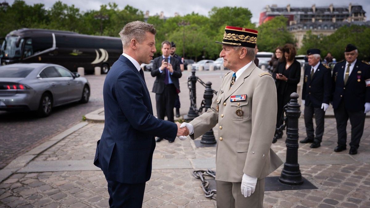 Párizsban találkozik Macronnal Magyar Péter, sokan választ várnak egy kényes kérdésre