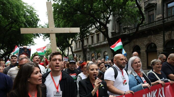 Tüntetés a migrációs paktum ellen