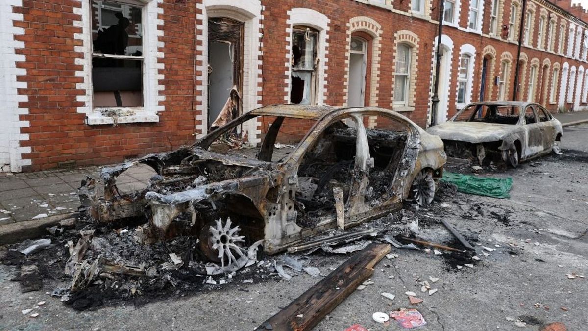 Left-wing extremists set fire to Telekom vehicles in Berlin over arms industry comments
