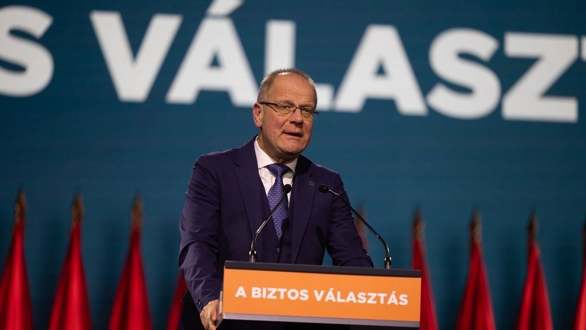 Navracsics: Orbán has the strength to renew Fidesz; skeptical of investigative committees