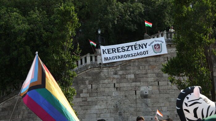 Pride felvonulás ellentüntetők