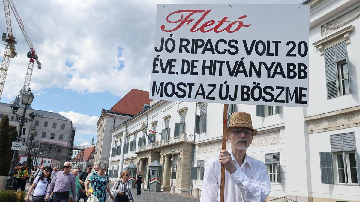 Sympathy protest to begin soon at Sándor Palace – Follow live coverage
