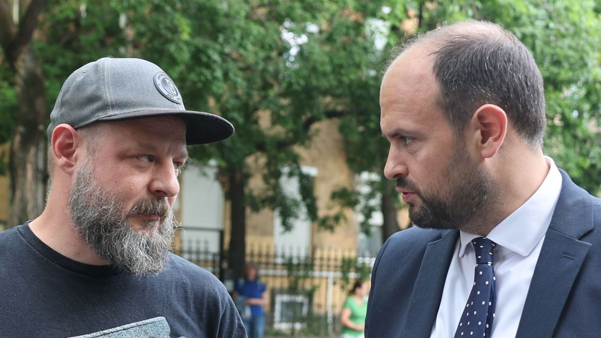 Fejes Rudolf Anzelm melletti tüntetés Románia budapesti nagykövetsége