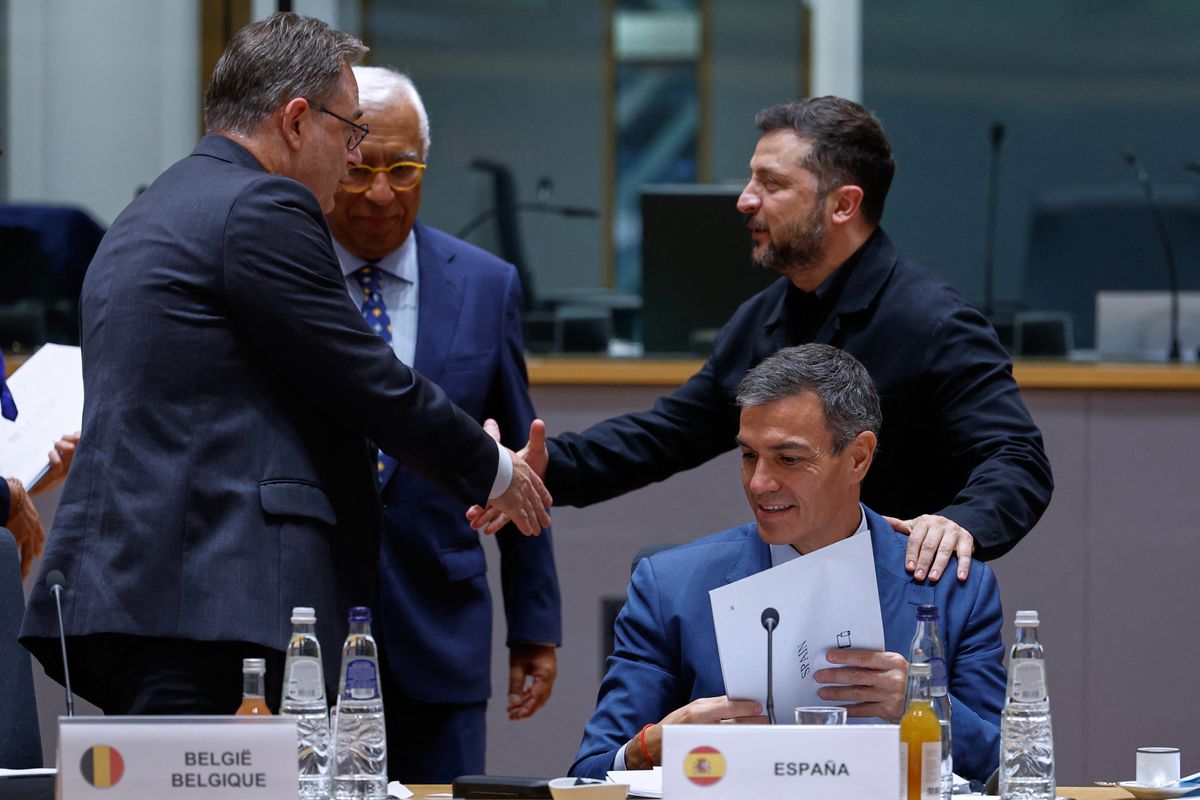 Az uniós állam-és kormányfők ülésén senki sem kérdezte fel Volodimir Zelenszkij ukrán elnököt (Fotó: GEERT VANDEN WIJNGAERT / POOL)