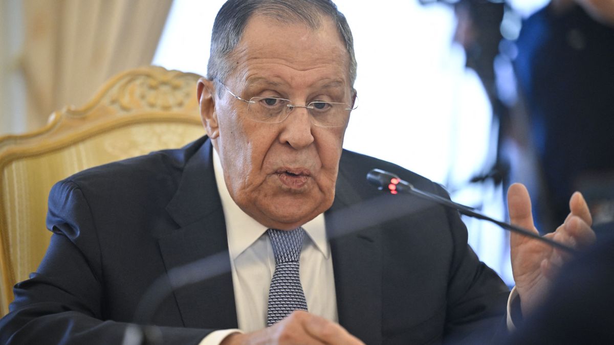 Lavrov választ vár, Macron Trumpot győzködné