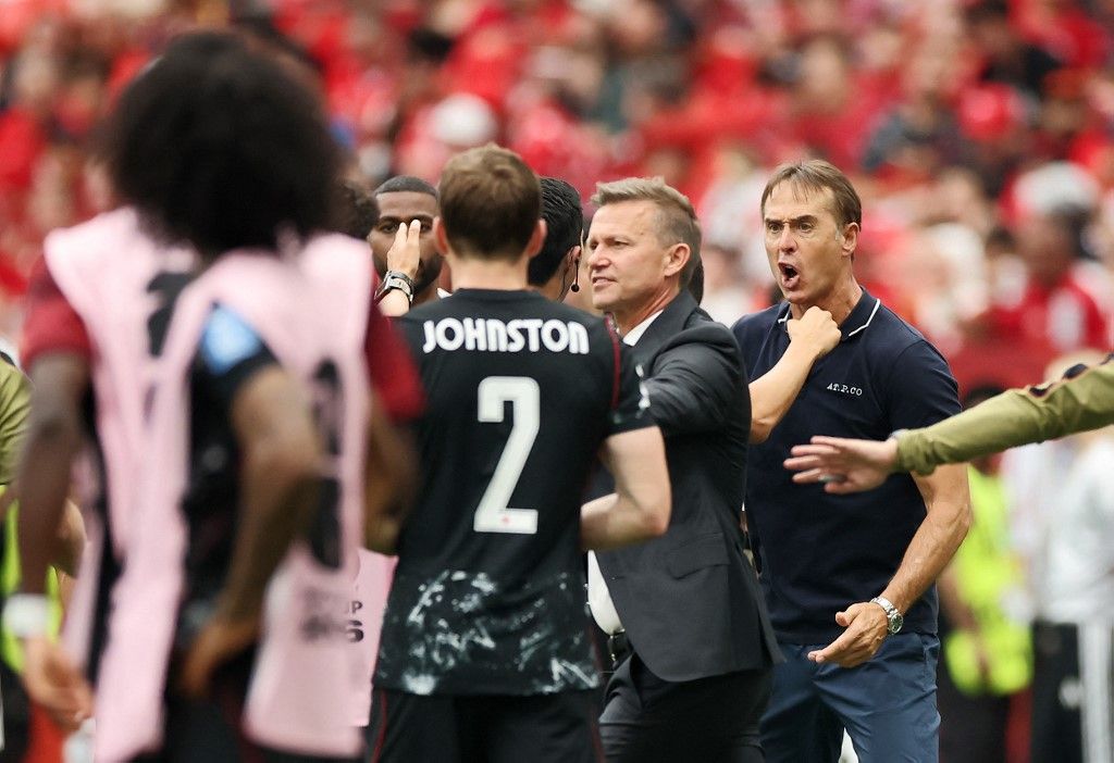 Julen Lopetegui eltorzult arccal üvölt Jesse Marsch után