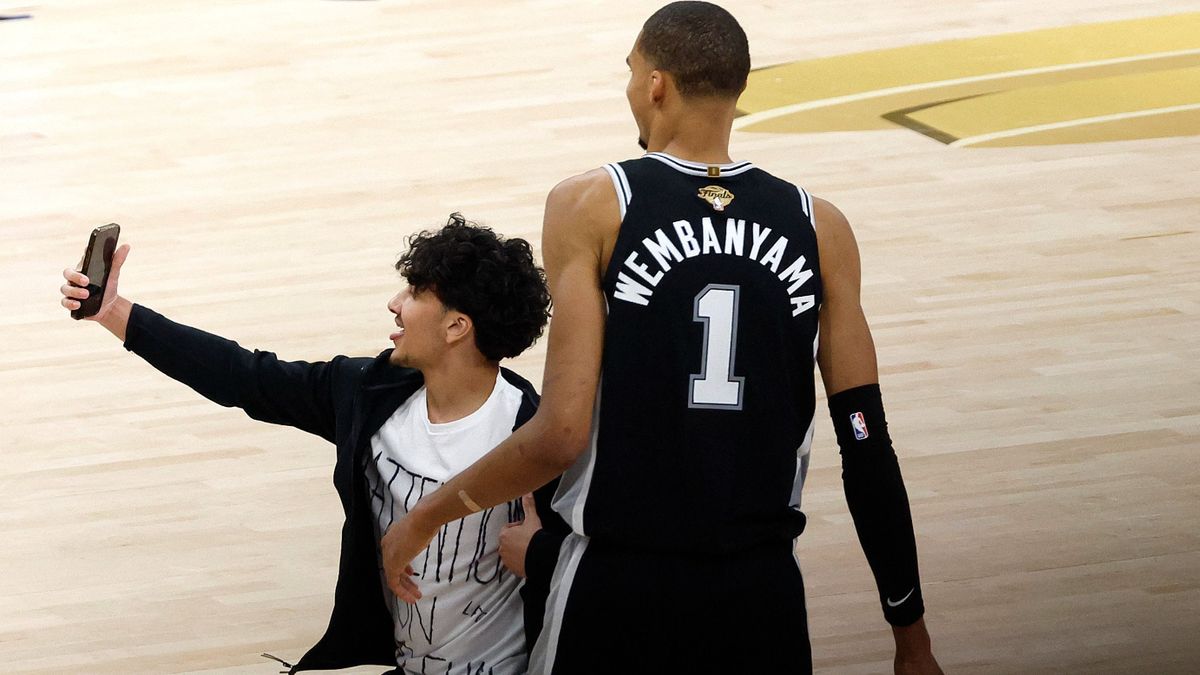 Botránnyal indult az NBA-döntője, New York polgármestere nem ül Donald Trump mellé