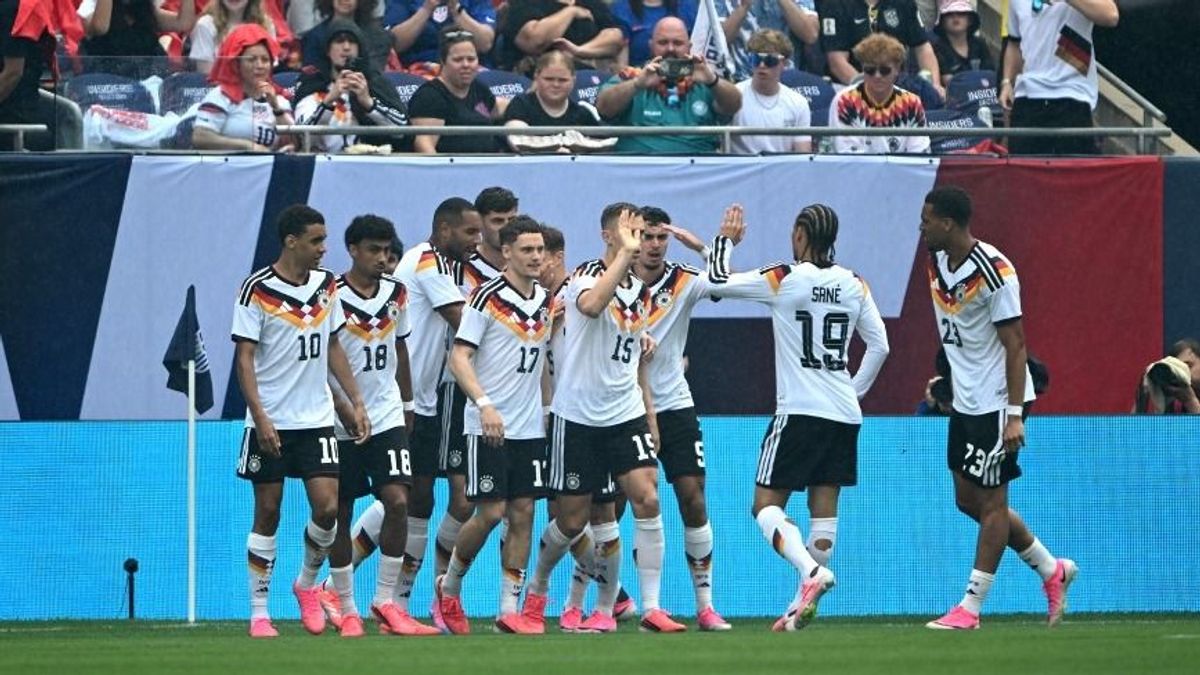 Germany Prepares for World Cup Amidst Low Expectations and 'Hogwarts' Base