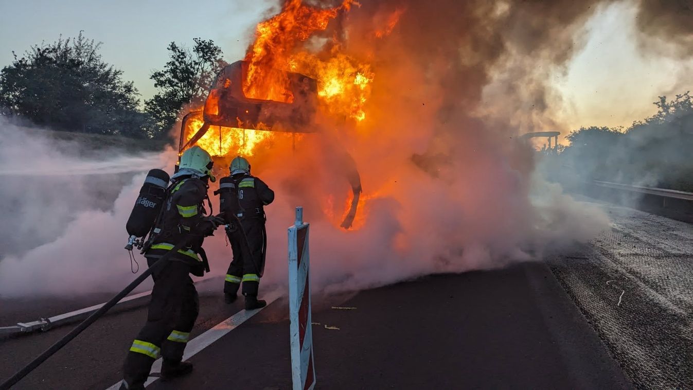 M1 baleset tűzoltók
Győr HTP/Győr-Moson-Sopron VMKI