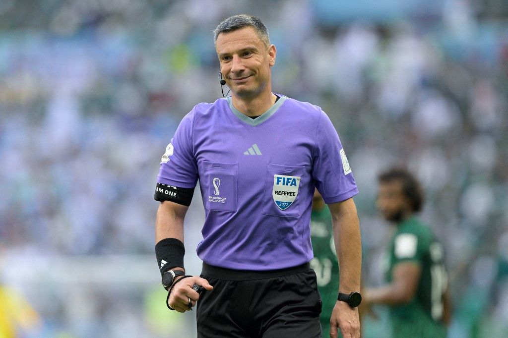 Slovenian referee Slavko Vincic looks on during the Qatar 2022 World Cup Group C football match between Argentina and Saudi Arabia at the Lusail Stadium in Lusail, north of Doha on November 22, 2022. (Photo by JUAN MABROMATA / AFP)
