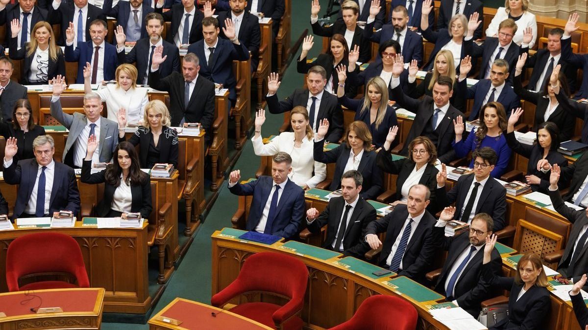 Hungarian Parliament to discuss dissolution of Sovereignty Protection Office