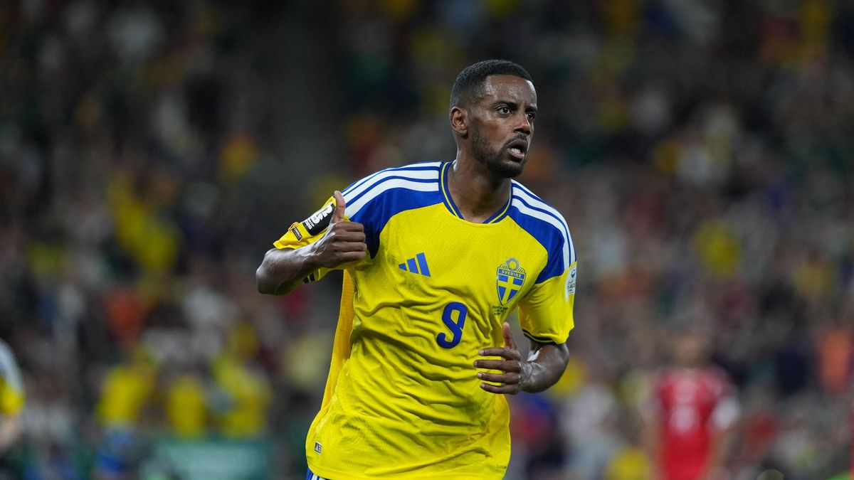 Sweden thrashes Tunisia 5-1 in World Cup opener; Netherlands draws with Japan